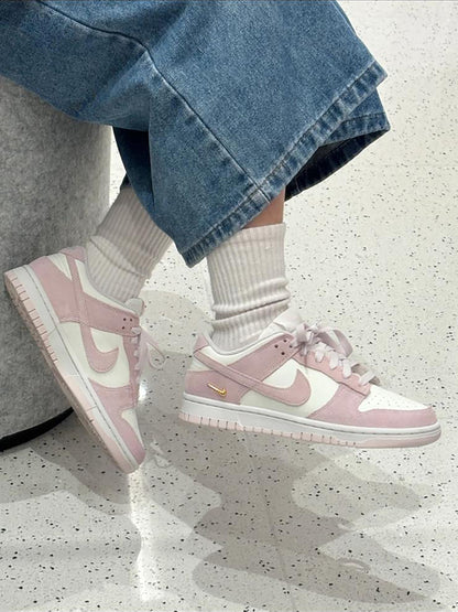 NIKE DUNK LOW | PURPLE PINK MINI SWOOSH