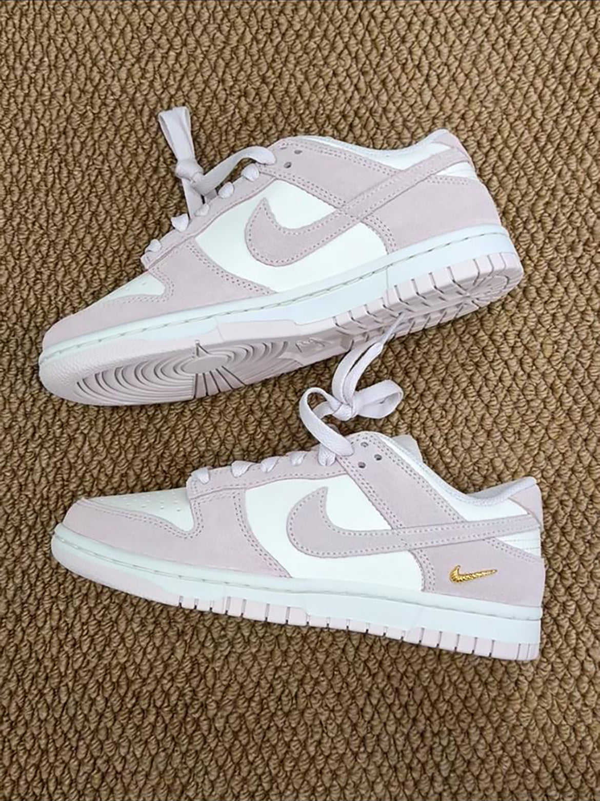 NIKE DUNK LOW | PURPLE PINK MINI SWOOSH