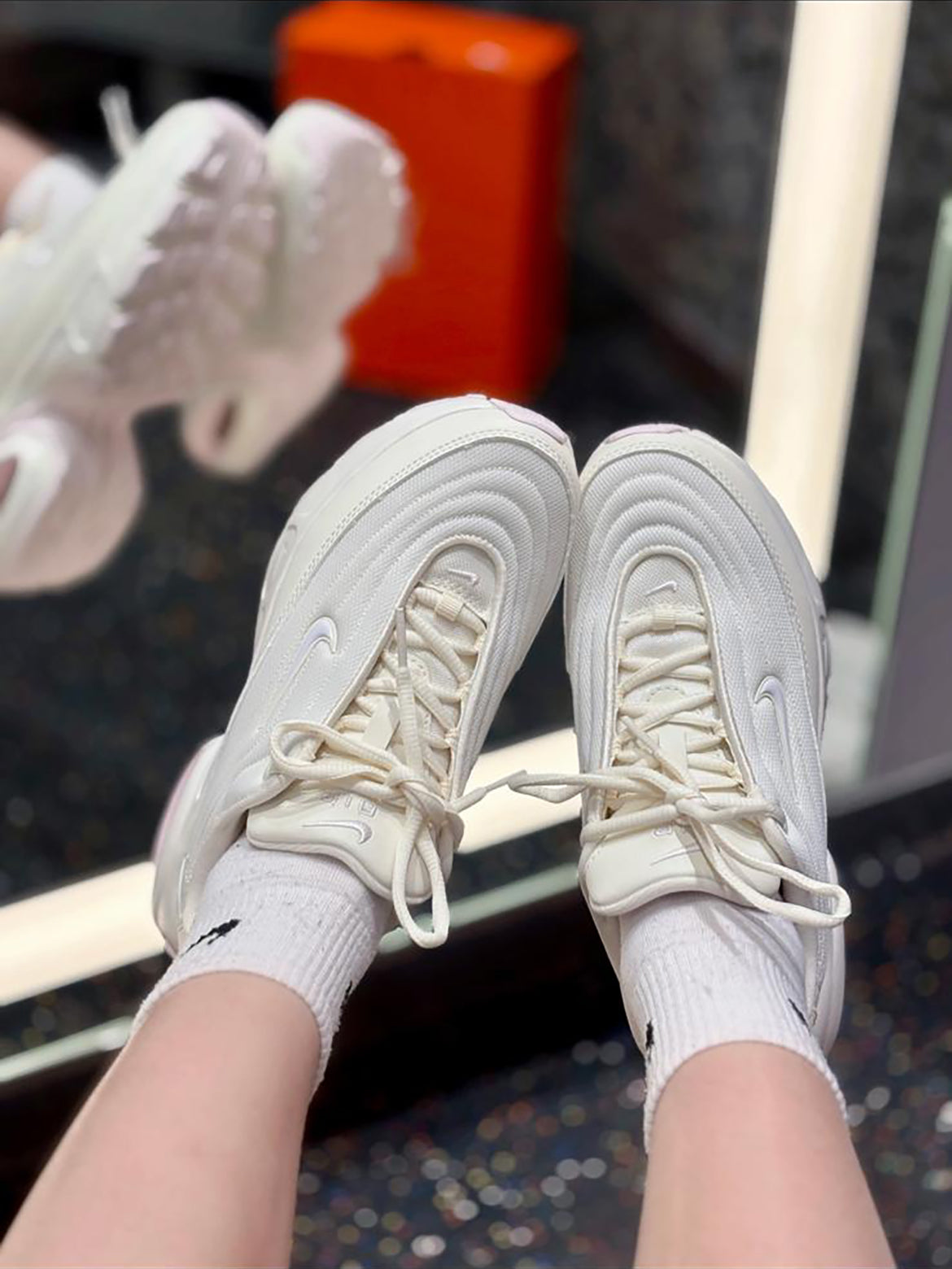 NIKE AIR MAX PLATFORM | 2 COLORS