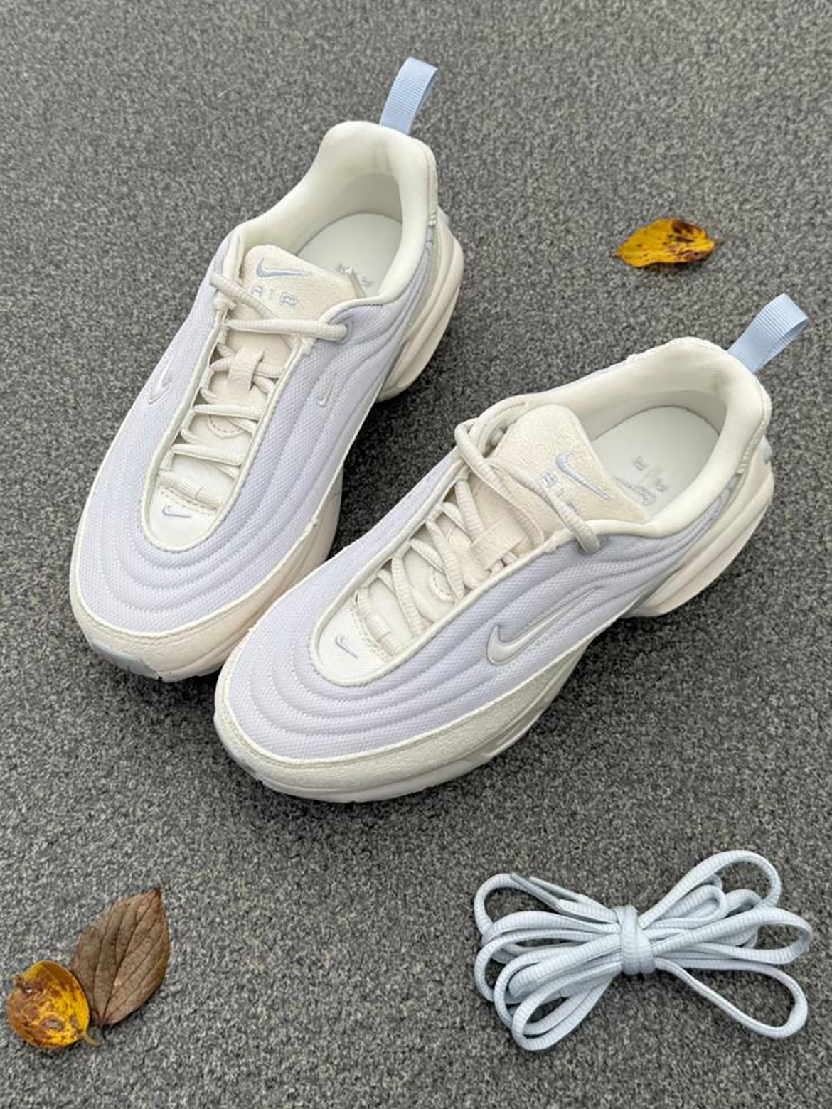 NIKE AIR MAX PLATFORM | 2 COLORS