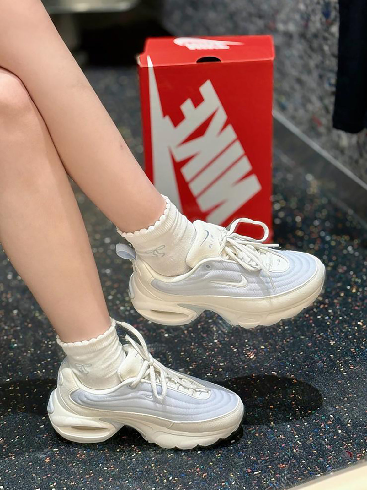 NIKE AIR MAX PLATFORM | 2 COLORS